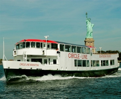 NY sightseeing yacht Circle Line and Statue